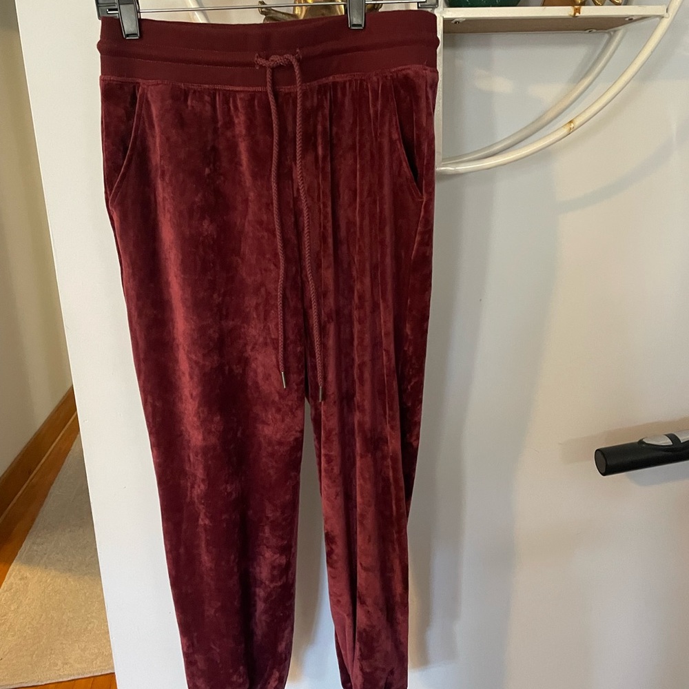 Lou & Grey Women's Small S Crushed Velour Drawstring  Pants NWT Maroon Red